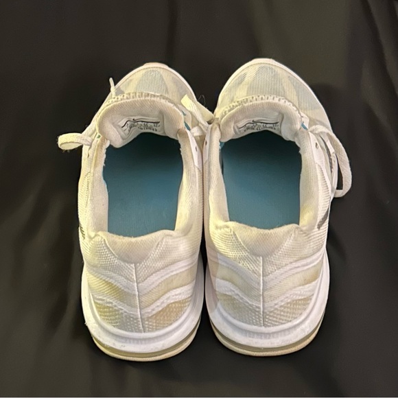 Pre-Loved Nike Max Dynasty 2 - Picture 3 of 4